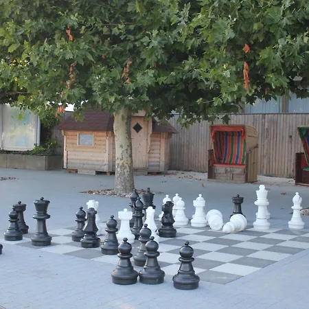 Apartment Ferienwohnung Mowennest Im Kirschgarten 5 Kellenhusen